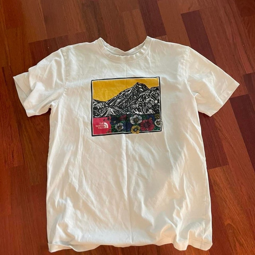 North face t-shirt size M